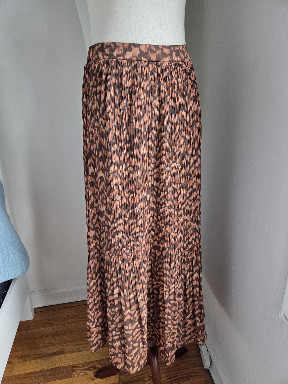 DR2 Brown and Tan Pleated Maxi Skirt